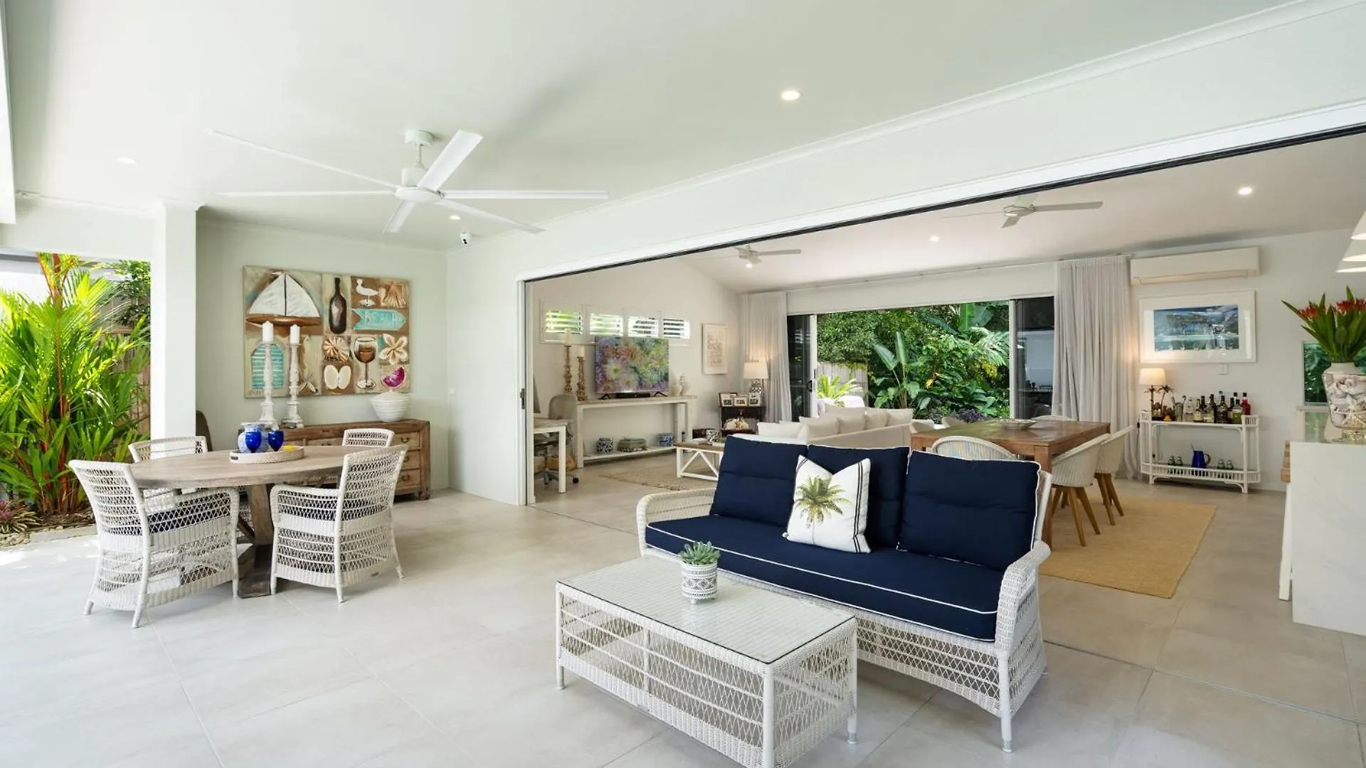 Belle Escapes Beachmont House Palm Cove 0*,  Australia