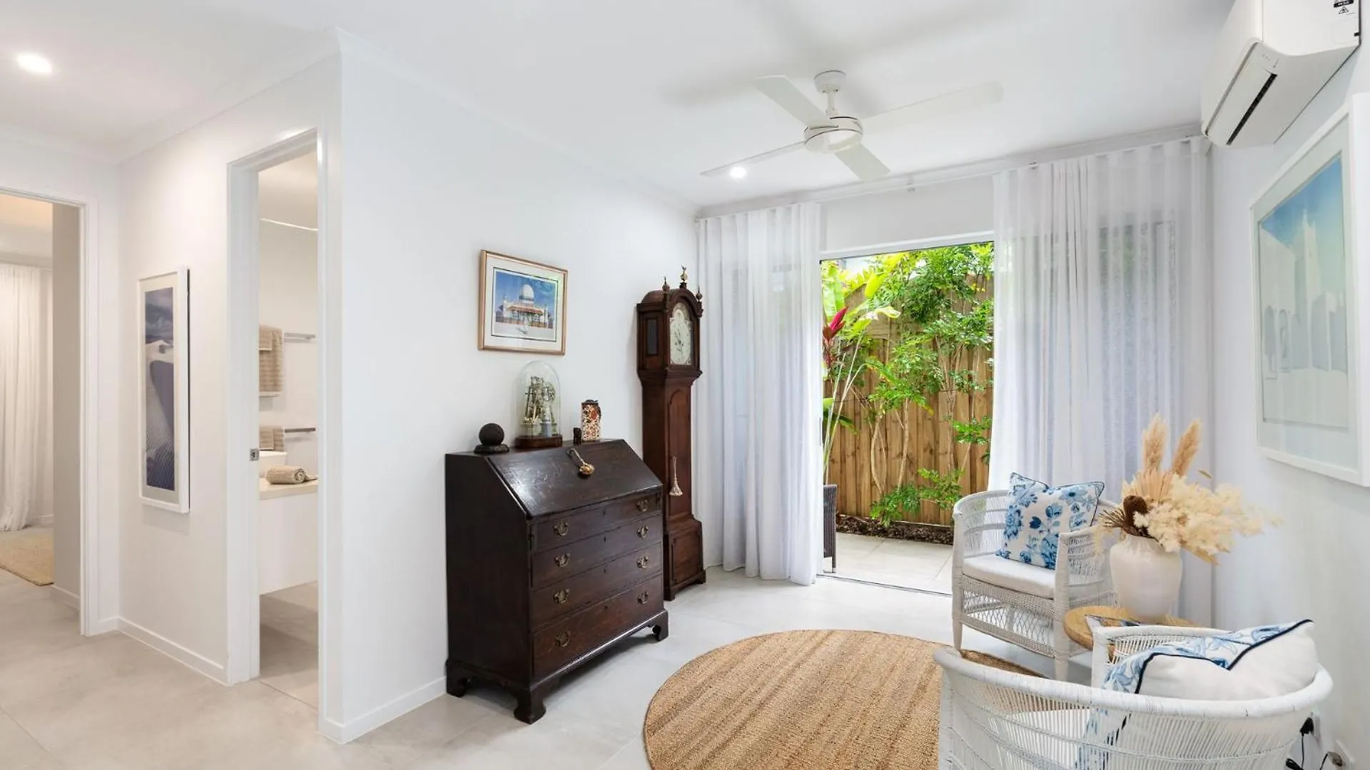 Belle Escapes Beachmont House Palm Cove Holiday home