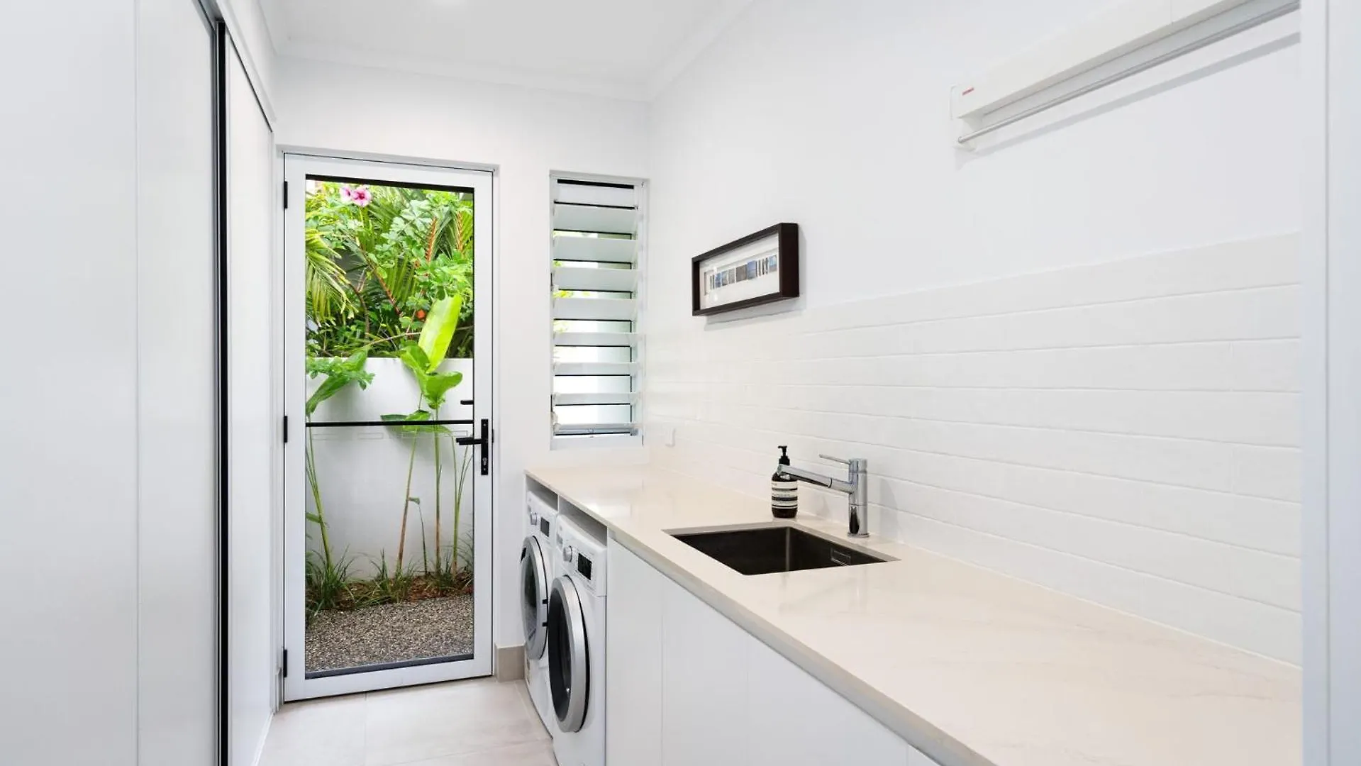 Belle Escapes Beachmont House Palm Cove