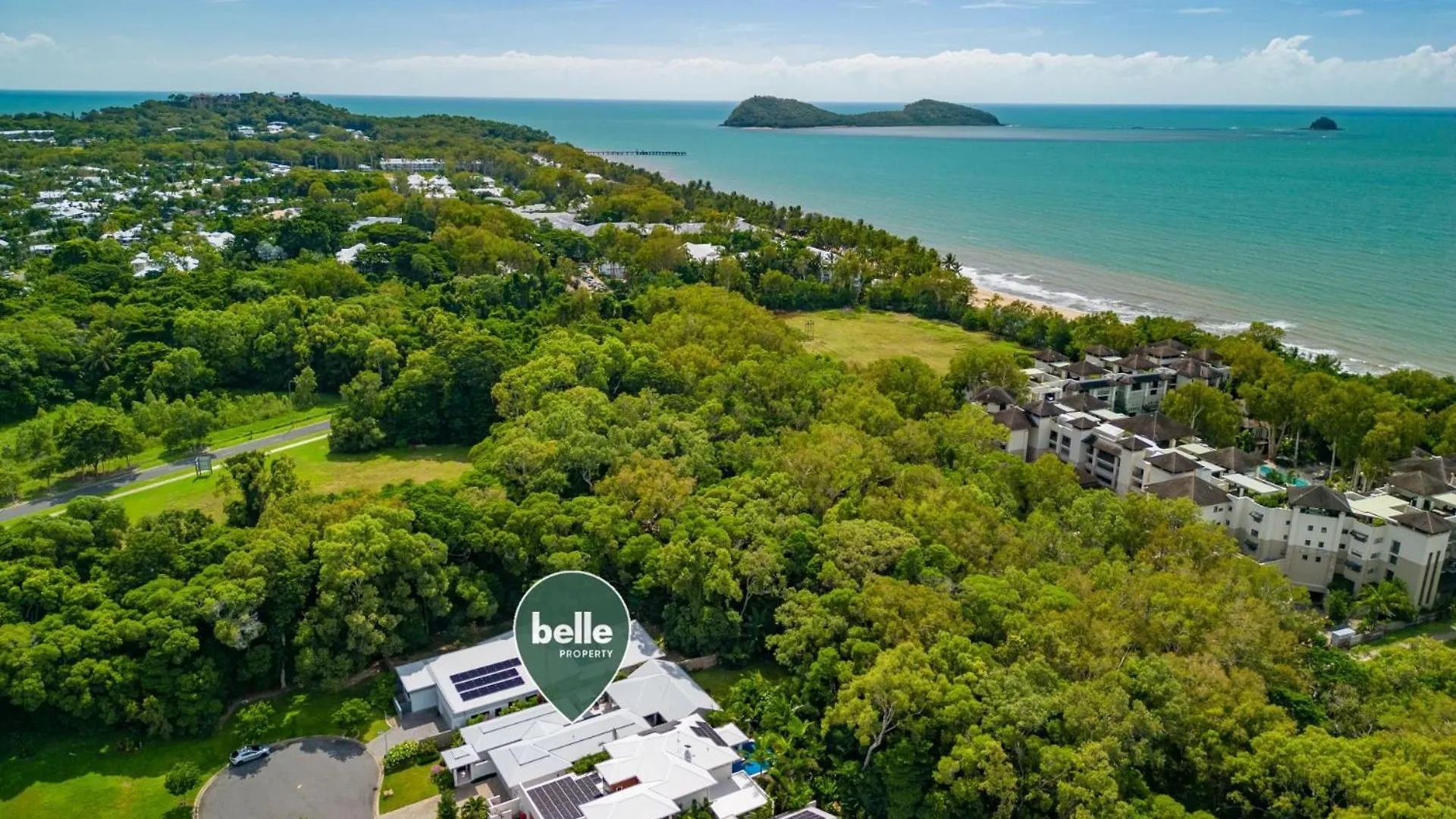 Belle Escapes Beachmont House Palm Cove Holiday home