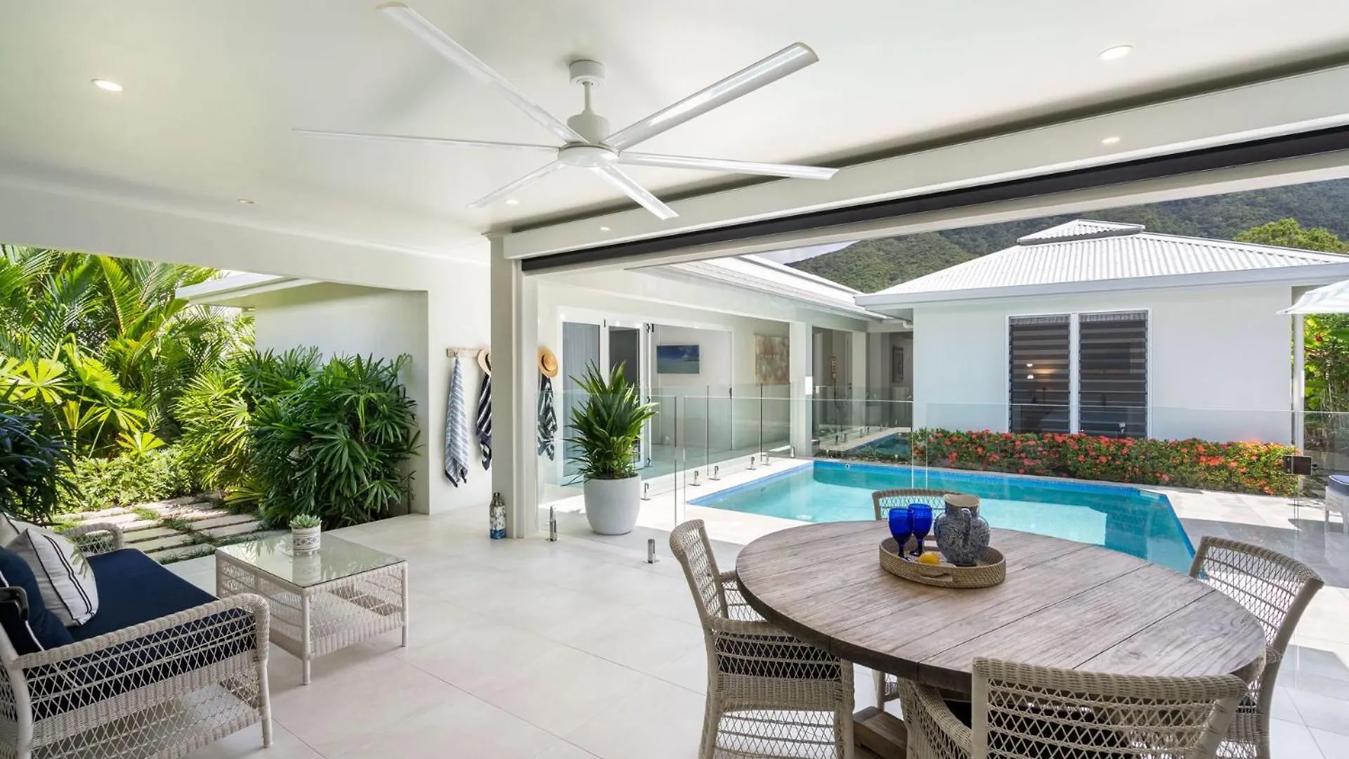Holiday home Belle Escapes Beachmont House Palm Cove