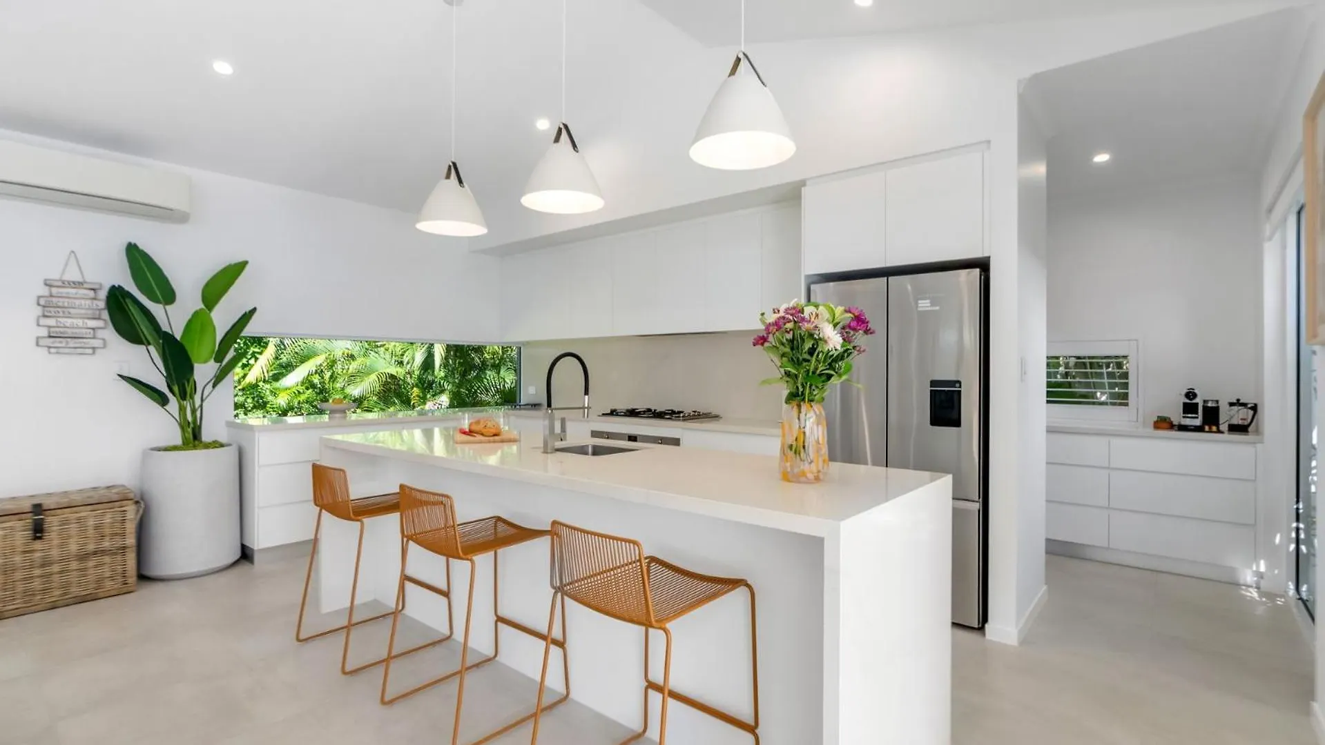 Belle Escapes Beachmont House Palm Cove Australie